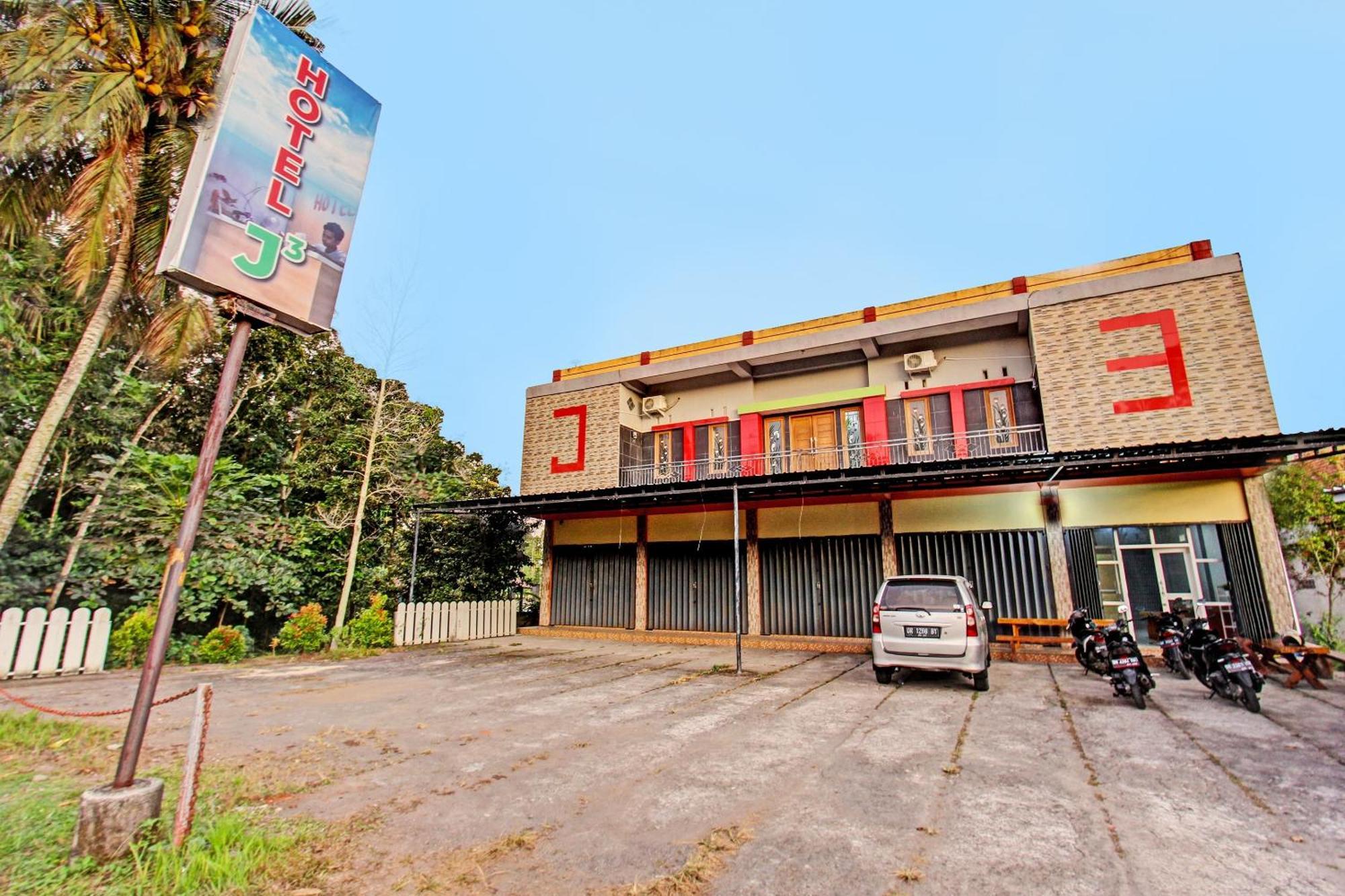 Oyo 91210 Hotel J3 普拉亚 外观 照片