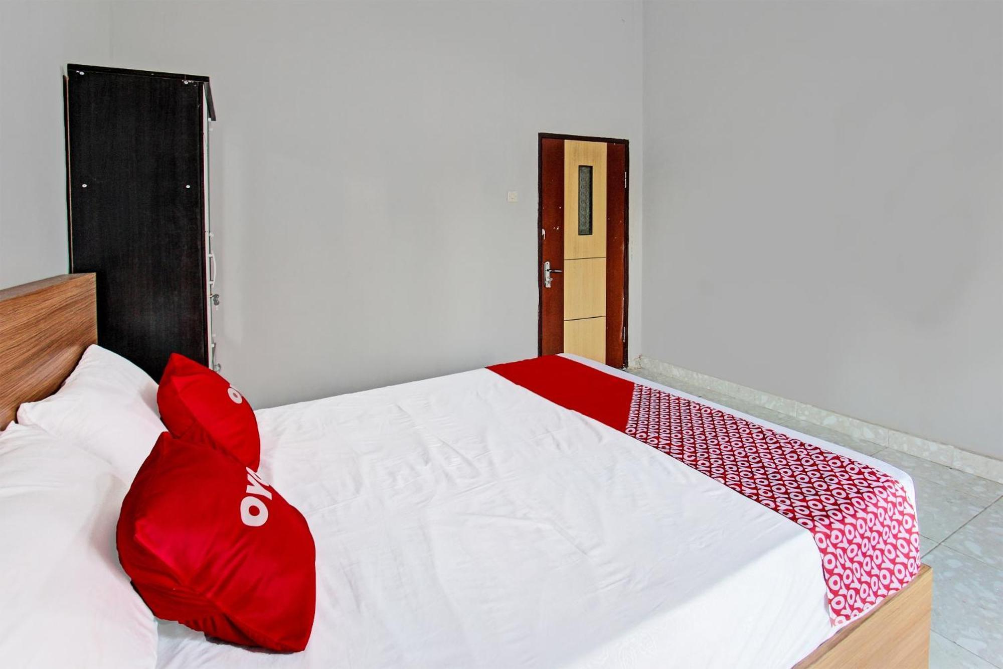 Oyo 91210 Hotel J3 普拉亚 外观 照片