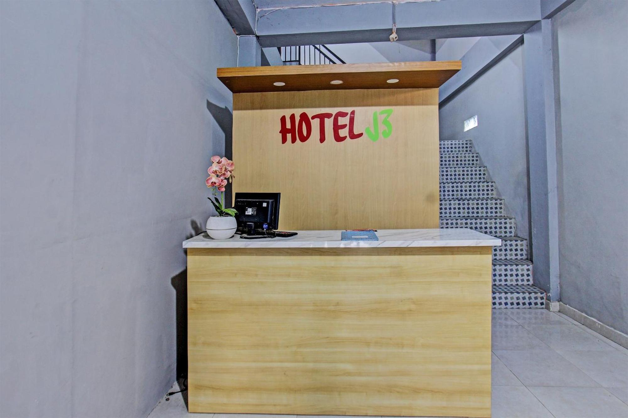 Oyo 91210 Hotel J3 普拉亚 外观 照片